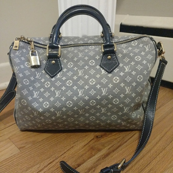 Authentic Louis Vuitton Bandoulier 30 - Picture 1 of 7